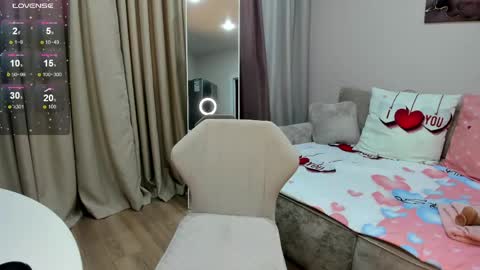 Snapshot of adelle_rimm chatting on May 14, 5:25 am Adele maturemilfteasefitbruhete online show from May 14, 5:25 am