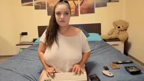 Adellineee online show from June 28, 8:37 pm
