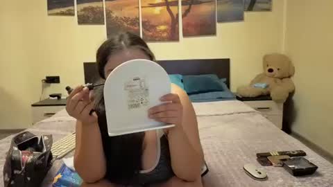 Adellineee online show from August 7, 8:44 pm