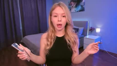 Snapshot of adelllovely chatting on September 10, 11:43 am adelllovely online show from September 10, 11:43 am