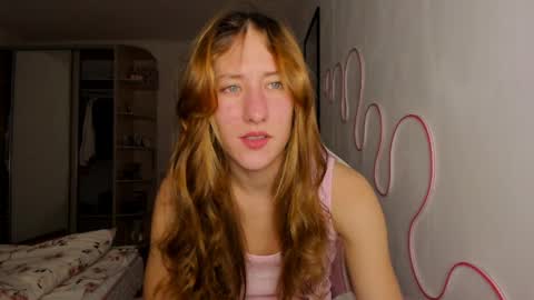Snapshot of adellqueen chatting on May 30, 9:34 pm Adell online show from May 30, 9:34 pm