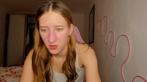 Snapshot of adellqueen chatting on June 1, 9:38 pm Adell online show from June 1, 9:38 pm