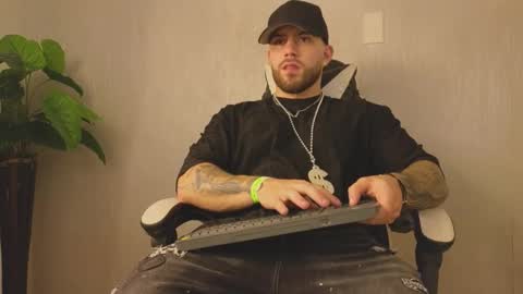 Ades online show from November 2, 7:22 am