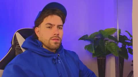 Ades online show from December 22, 11:18 am