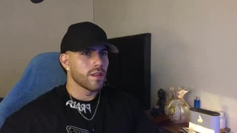 Snapshot of ades_lowe chatting on May 10, 11:48 am Ades online show from May 10, 11:48 am