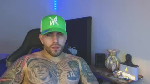 Snapshot of ades_lowe chatting on June 9, 7:20 am Ades online show from June 9, 7:20 am