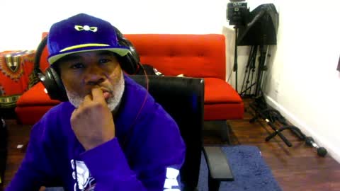 adick_ting online show from March 29, 11:32 am