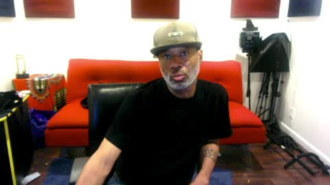 adick_ting online show from April 25, 9:01 am