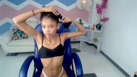 adisson_petite1 online show from November 3, 12:17 pm