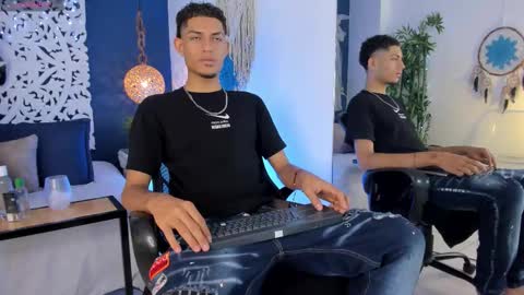 Snapshot of adonis_wb chatting on December 17, 8:15 pm adonis_wb online show from December 17, 8:15 pm