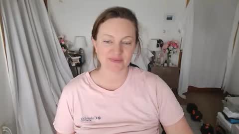 Snapshot of adorable22 chatting on May 23, 3:49 pm adorable22 online show from May 23, 3:49 pm