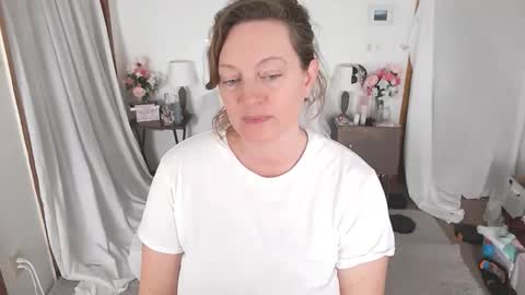 Snapshot of adorable22 chatting on May 27, 3:31 pm adorable22 online show from May 27, 3:31 pm