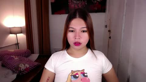 adorabletsforyouxx online show from July 4, 4:40 am