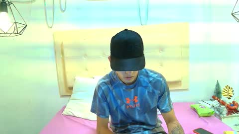 adrian_aa_21 online show from March 19, 5:33 am