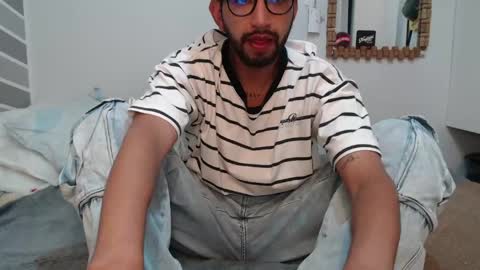 Snapshot of adrian_falcon chatting on May 6, 4:41 am Adrian Falcon online show from May 6, 4:41 am