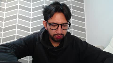 Snapshot of adrian_falcon chatting on May 11, 11:02 pm Adrian Falcon online show from May 11, 11:02 pm