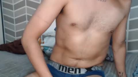 Snapshot of adrian_falcon chatting on July 9, 9:41 pm Adrian Falcon online show from July 9, 9:41 pm