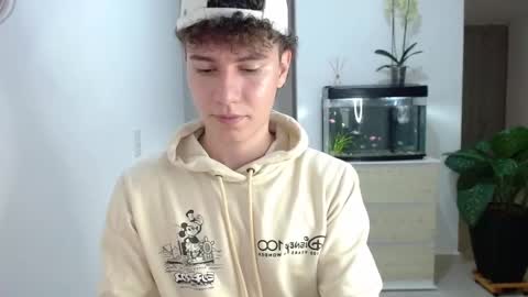 adrian morelli online show from December 18, 2:32 am