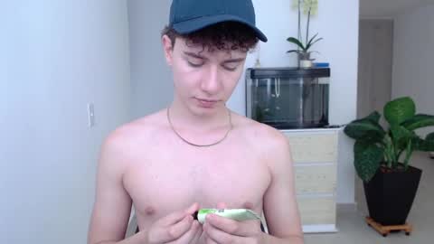 adrian morelli online show from December 19, 7:40 pm