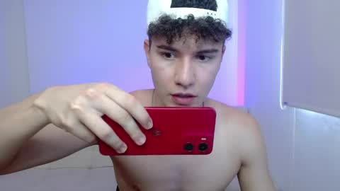 Snapshot of adrian_morelli chatting on May 15, 9:22 pm adrian morelli online show from May 15, 9:22 pm