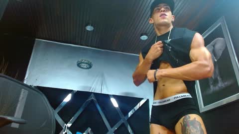 Snapshot of adrian_rae chatting on December 14, 2:53 pm   online show from December 14, 2:53 pm