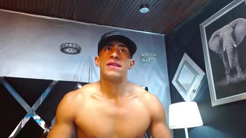 Snapshot of adrian_rae chatting on December 18, 12:29 pm   online show from December 18, 12:29 pm