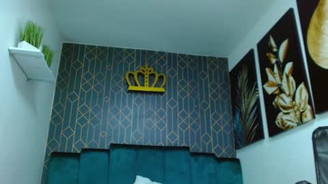 Snapshot of adrian_rae chatting on January 9, 3:23 pm   online show from January 9, 3:23 pm