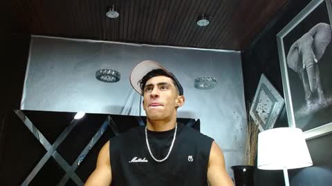 Snapshot of adrian_rae chatting on January 28, 11:28 am   online show from January 28, 11:28 am