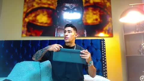 Snapshot of adrian_rae chatting on February 25, 11:41 am   online show from February 25, 11:41 am