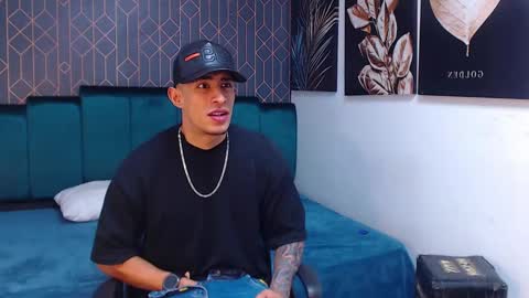 Snapshot of adrian_rae chatting on March 7, 11:40 am   online show from March 7, 11:40 am