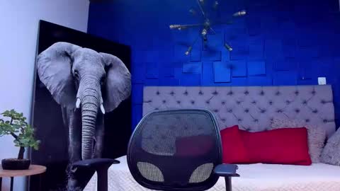 Snapshot of adrian_rae chatting on September 10, 12:32 am   online show from September 10, 12:32 am