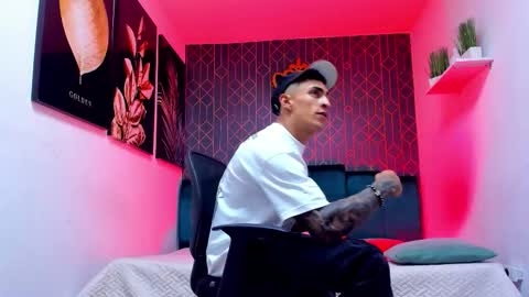 Snapshot of adrian_rae chatting on September 26, 6:34 pm   online show from September 26, 6:34 pm