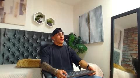 Snapshot of adrian_rae chatting on October 7, 5:43 pm   online show from October 7, 5:43 pm