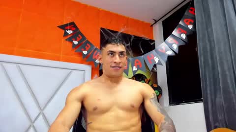 Snapshot of adrian_rae chatting on November 3, 6:42 pm   online show from November 3, 6:42 pm