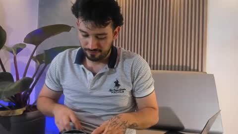 Snapshot of adrian_sith chatting on May 20, 6:58 pm adrian_sith online show from May 20, 6:58 pm