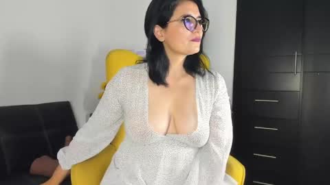 Snapshot of adriana71 chatting on June 3, 5:10 am Adriana online show from June 3, 5:10 am