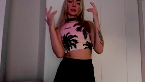 Adriana online show from December 6, 5:11 pm