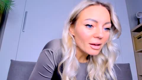 Adriana online show from March 10, 5:50 pm