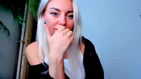 Adriana online show from September 12, 1:11 pm