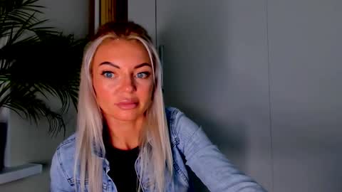 Adriana online show from September 15, 8:42 pm