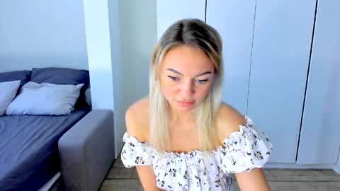Adriana online show from May 10, 11:59 am