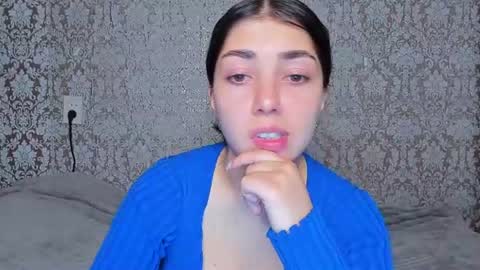 Snapshot of adrianakuiper chatting on July 10, 6:43 pm Adriana online show from July 10, 6:43 pm