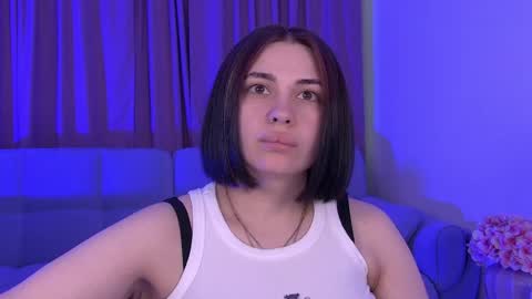Snapshot of adrianatores chatting on June 5, 6:52 am AdrianaTores online show from June 5, 6:52 am