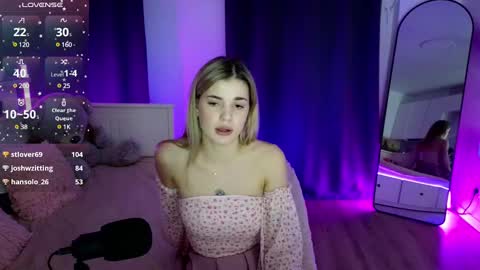 adrianawow1 online show from February 21, 12:38 am