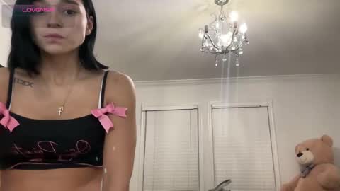 Snapshot of adriannarodriguez chatting on November 10, 12:42 am Adrianna online show from November 10, 12:42 am