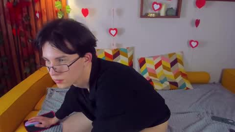 Snapshot of adrianoaubert chatting on February 18, 4:05 pm adrianoaubert online show from February 18, 4:05 pm