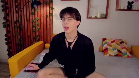 Snapshot of adrianoaubert chatting on February 21, 10:17 am adrianoaubert online show from February 21, 10:17 am