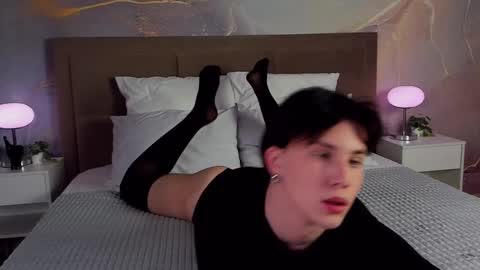 Snapshot of adrianoaubert chatting on February 22, 10:07 am adrianoaubert online show from February 22, 10:07 am