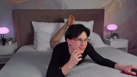 Snapshot of adrianoaubert chatting on February 22, 4:19 pm adrianoaubert online show from February 22, 4:19 pm