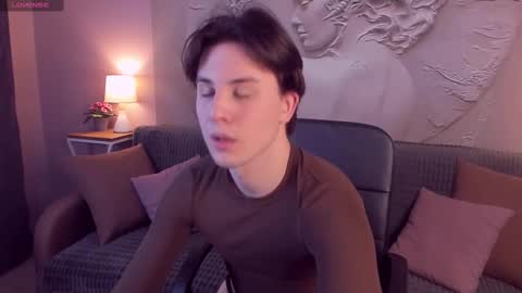 Snapshot of adrianoaubert chatting on March 9, 10:30 am adrianoaubert online show from March 9, 10:30 am